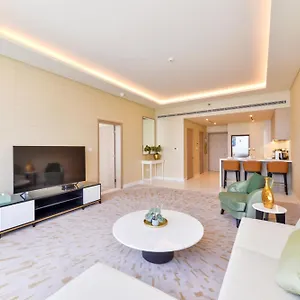 شقة فندقية Ultra Luxury Palm Tower With Shared Facilities, دبي